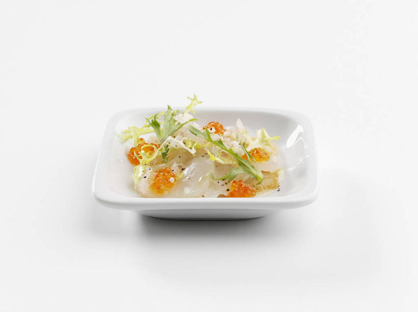 海鲜,鱼子酱,无人,横图,俯视,室内,特写,白天,白色背景,餐桌,桌子,餐具,阴影,反射,碟子,盘,影子,鱼卵,扇贝,鱼籽,水产,海洋生物,一个,盘子,碟,摄影,影棚,单个,餐台,水生动物,海产品,水生物,海底动物,彩图,高角度拍摄,影棚拍摄,拍摄