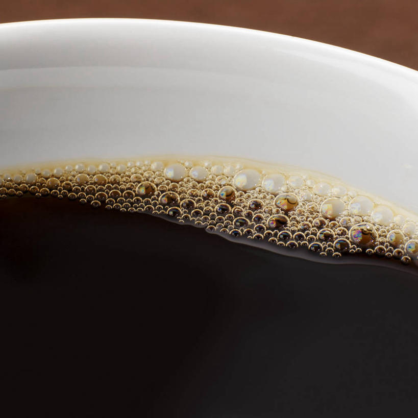 咖啡,无人,方图,俯视,室内,特写,白天,幸福,餐桌,桌子,杯子,阴影,反射,瓷器,影子,咖啡杯,陶瓷制品,一杯,娱乐,饮料,一个,享受,休闲,温馨,放松,乐趣,单个,餐台,提神,舒适,瓷杯,醒脑,黑咖啡,软饮料,彩图,高角度拍摄