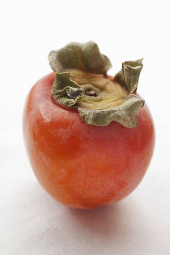 无人,竖图,俯视,室内,特写,白天,白色背景,桌面,桌子,浆果,柿子,水果,叶子,阴影,新鲜,反射,木制,影子,生食,食品,果实,绿叶,食物,一个,木制品,嫩叶,摄影,有机食品,绿色食品,影棚,单个,叶,叶片,彩图,高角度拍摄,影棚拍摄,拍摄