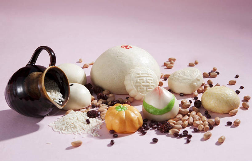 点心,无人,横图,俯视,室内,特写,白天,植物,桌面,桌子,豆,大豆,蔬菜,水果,阴影,粉色背景,新鲜,反射,木制,壶,影子,豆类,豆子,毛豆,生食,料理,食品,包子,面点,果实,蔬果,美食,水壶,食物,茶壶,木制品,容器,中式,枣,摄影,红枣,有机食品,绿色食品,影棚,寿桃,枣子,豆科,枝豆,寿桃包,大枣,黄豆,彩图,高角度拍摄,影棚拍摄,拍摄