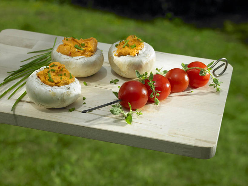 奶酪,无人,横图,俯视,室外,特写,白天,烧烤,草地,草坪,植物,蔬菜,西红柿,小番茄,叶子,朦胧,模糊,新鲜,菌菇,蘑菇,干酪,起司,食品,绿叶,案板,芝士,营养,菌类,砧板,草,食物,绿色,嫩叶,乳酪,食用菌,有机食品,绿色食品,乳制品,发酵,小西红柿,樱桃小番茄,珍珠小番茄,叶,叶片,樱桃番茄,圣女果,番茄,彩图,高角度拍摄