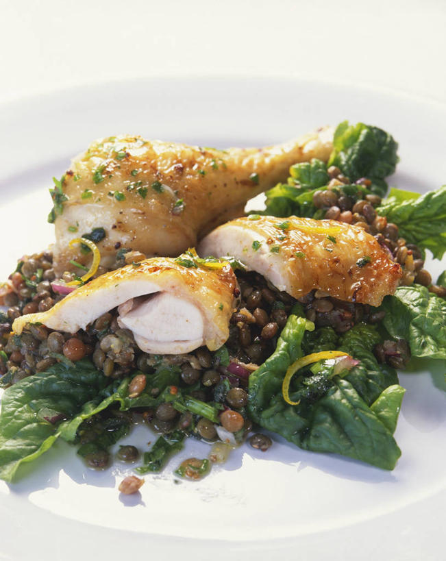 无人,竖图,俯视,室内,特写,白天,白色背景,植物,餐桌,桌子,菠菜,豆,蔬菜,餐具,一堆,许多,阴影,堆叠,堆积,新鲜,反射,碟子,盘,影子,豆类,豆子,鸡肉,肉,食品,鸡腿,肉类,食物,一个,白色,盘子,碟,摄影,有机食品,绿色食品,影棚,单个,餐台,堆,鸡腿肉,肉食,豆科,鹦鹉菜,鼠根菜,角菜,红嘴绿鹦哥,赤根菜,菠薐菜,波斯草,彩图,高角度拍摄,影棚拍摄,拍摄