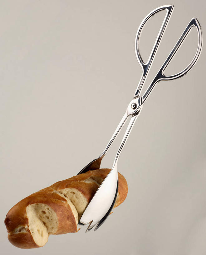 点心,面包,无人,竖图,俯视,室内,特写,白天,白色背景,餐桌,桌子,阴影,反射,影子,食品,面点,食物,糕点,一个,夹子,金色,摄影,影棚,单个,餐台,小圆面包,食品夹,食物夹,面包夹,意粉夹,彩图,高角度拍摄,影棚拍摄,拍摄