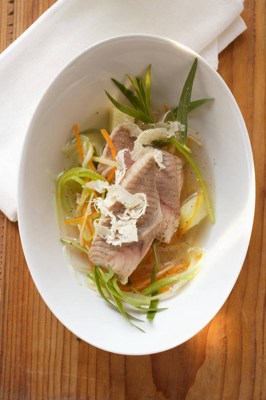 无人,竖图,俯视,室内,特写,白天,烹饪,西餐,植物,桌面,桌子,木制,纺织物,陶瓷,料理,食品,草药,药草,陶瓷制品,菜肴,美食,中药,食物,一个,木制品,容器,毛巾,碗,清洁,西式,摄影,佳肴,影棚,单个,储藏,保暖,储存,药材,中草药,透气,龙蒿,山葵,防水,中药材,本草,泽山葵,溪山葵,鲇鱼,塘鲺,储水,耐磨,吸水,椒蒿,青蒿,蛇蒿,光鱼,海鲇,海鲶,胡子鱼,塘虱鱼,塘虱,黏鱼,胡子鲢,彩图,高角度拍摄,影棚拍摄,拍摄,贮存