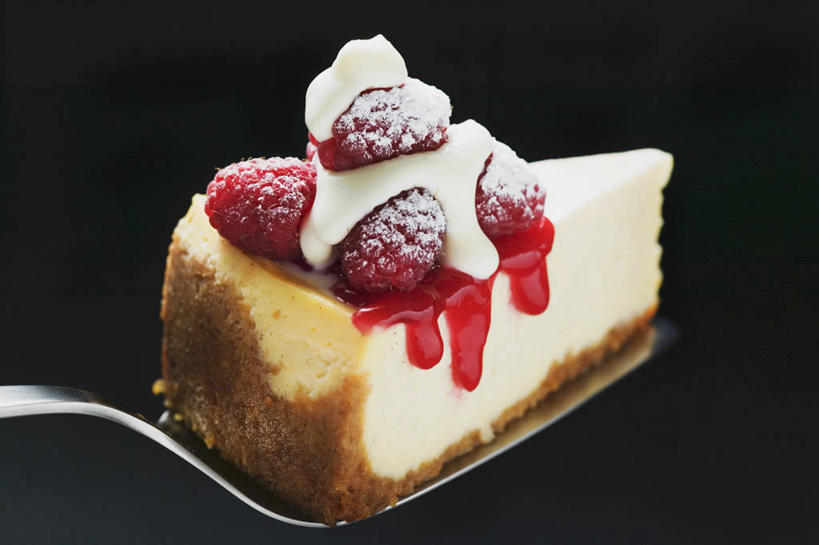 点心,无人,横图,俯视,室内,特写,白天,下午茶,水果,黑色背景,新鲜,铲子,调料,生食,食品,糖,甜点,甜品,果实,调味品,芝士蛋糕,调味料,食物,糕点,甜食,奶油,起司蛋糕,摄影,有机食品,绿色食品,影棚,乳制品,山莓,树莓,三月泡,四月泡,山抛子,刺葫芦,悬钩子,馒头菠,高脚菠,龙船泡,泡儿刺,激凌,克林姆,淇淋,彩图,高角度拍摄,影棚拍摄,拍摄,干酪蛋糕,蛋糕