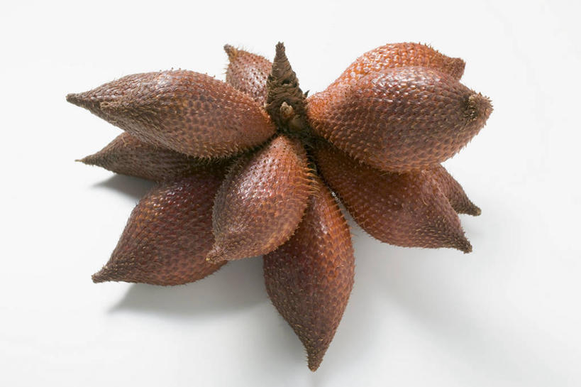 无人,横图,俯视,室内,特写,白天,白色背景,餐桌,桌子,水果,许多,阴影,新鲜,反射,影子,生食,食品,棕色,果实,很多,食物,摄影,有机食品,绿色食品,影棚,餐台,蛇皮果,彩图,高角度拍摄,影棚拍摄,拍摄