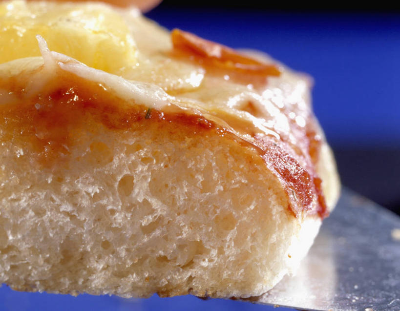 奶酪,无人,横图,俯视,室内,特写,白天,烹饪,西餐,餐桌,桌子,阴影,蓝色背景,朦胧,模糊,反射,影子,干酪,起司,料理,食品,披萨,匹萨,芝士,营养,菜肴,美食,食物,快餐,乳酪,西式,摄影,佳肴,影棚,餐台,乳制品,比萨,横截面,发酵,剖面,西式快餐,垃圾食品,意大利薄饼,截面,截面图形,彩图,高角度拍摄,影棚拍摄,拍摄