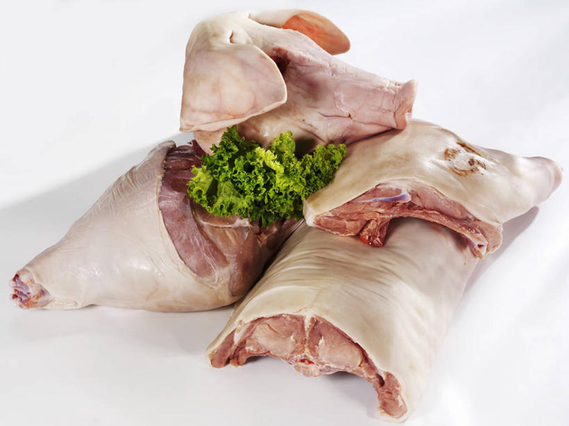 无人,横图,俯视,室内,特写,白天,白色背景,餐桌,桌子,蔬菜,一堆,阴影,堆叠,堆积,新鲜,装饰,反射,影子,肉,食品,猪肉,肉类,食物,四块,摄影,有机食品,绿色食品,影棚,餐台,堆,华丽,修饰,点缀,肉食,豚肉,衬托,美观,雅致,雅观,彩图,高角度拍摄,影棚拍摄,拍摄