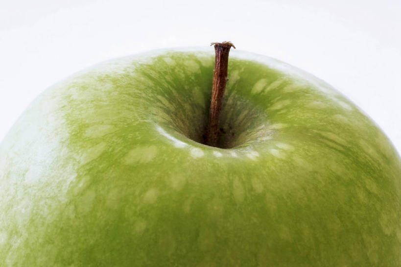 无人,横图,俯视,室内,特写,白天,白色背景,餐桌,桌子,苹果,水果,阴影,新鲜,反射,影子,生食,食品,果实,食物,一个,青苹果,摄影,有机食品,绿色食品,影棚,单个,餐台,彩图,高角度拍摄,影棚拍摄,拍摄