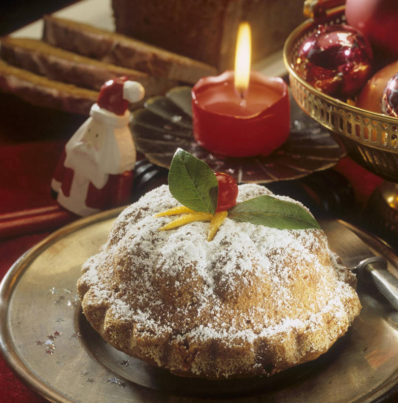 点心,无人,竖图,俯视,室内,特写,白天,下午茶,植物,桌面,桌子,蜡烛,叶子,圣诞节,阴影,节日,朦胧,模糊,庆祝,装饰,光线,木制,粉末,挂饰,火焰,纹理,影子,烛光,调料,食品,糖,绿叶,圣诞球,调味品,燃烧,调味料,文化,球,食物,糕点,绿色,木制品,点燃,庆典,球体,嫩叶,粉,纪念,华丽,修饰,点缀,糖粉,肌理,衬托,美观,雅致,雅观,粉状,粉剂,叶,叶片,叶脉,彩图,高角度拍摄,糖类,蛋糕