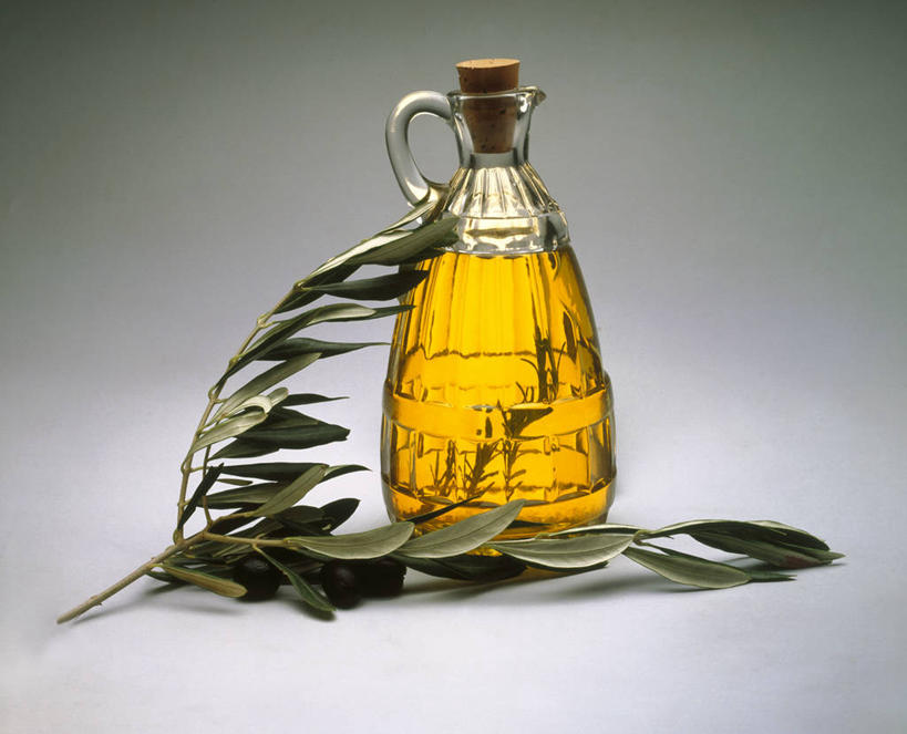 无人,横图,室内,特写,白天,白色背景,正面,植物,桌面,桌子,叶子,阴影,反射,木制,影子,食用油,油,橄榄油,绿叶,枝条,玻璃制品,树,树木,树枝,一个,玻璃瓶,木制品,瓶子,嫩叶,摄影,影棚,单个,植物油,虬枝,枝杈,叶,叶片,彩图,影棚拍摄,拍摄