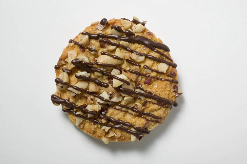 点心,无人,横图,俯视,室内,特写,白天,白色背景,桌面,桌子,一块,阴影,反射,木制,影子,食品,糖,糖果,甜点,甜品,曲奇,食物,木制品,饼干,甜食,零食,巧克力,摄影,影棚,朱古力,曲奇饼,曲奇饼干,巧克力曲奇,彩图,高角度拍摄,影棚拍摄,拍摄