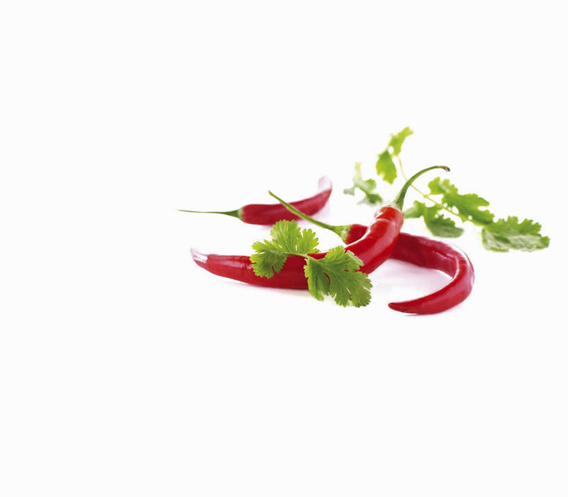 无人,横图,俯视,室内,特写,白天,白色背景,餐桌,桌子,辣椒,蔬菜,叶子,阴影,新鲜,反射,影子,食品,绿叶,食物,三个,红色,嫩叶,摄影,有机食品,绿色食品,影棚,餐台,辣角,红海椒,大椒,辣虎,广椒,叶,叶片,辣子,红辣椒,海椒,番椒,彩图,高角度拍摄,影棚拍摄,拍摄