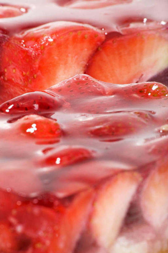 点心,无人,竖图,俯视,室内,特写,白天,下午茶,草莓,浆果,水果,阴影,新鲜,反射,影子,生食,食品,果实,食物,糕点,红色,草莓蛋糕,有机食品,绿色食品,洋莓,水果皇后,红莓,地莓,彩图,高角度拍摄,明胶,蛋糕