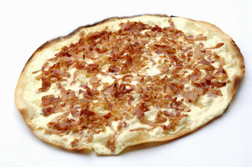 无人,横图,俯视,室内,特写,白天,白色背景,烹饪,西餐,餐桌,桌子,蔬菜,洋葱,阴影,新鲜,反射,影子,肉,料理,食品,培根,猪肉,菜肴,美食,肉类,食物,一个,西式,摄影,佳肴,有机食品,绿色食品,影棚,单个,餐台,玉葱,肉食,蛋饼,乳蛋饼,豚肉,圆葱,洋葱头,球葱,葱头,彩图,高角度拍摄,影棚拍摄,拍摄,烟肉,腌熏