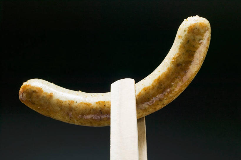 无人,横图,室内,特写,白天,正面,黑色背景,木制,肉,香肠,腊肠,猪肉,肉类,一个,夹子,木制品,摄影,影棚,单个,肉食,豚肉,食品夹,食物夹,面包夹,意粉夹,德式香肠,彩图,影棚拍摄,拍摄