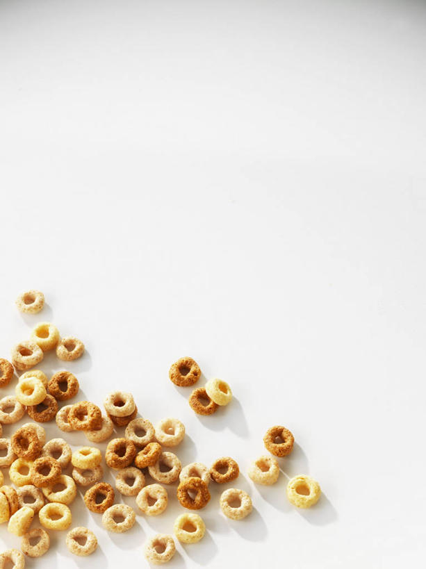 无人,竖图,俯视,室内,特写,白天,白色背景,早餐,餐桌,桌子,许多,阴影,反射,影子,谷物,食品,很多,美食,饮食,保健,摄影,影棚,餐台,麦片,燕麦片,彩图,高角度拍摄,影棚拍摄,拍摄