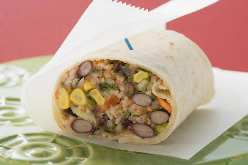 点心,煎饼,无人,横图,俯视,室内,特写,白天,植物,餐桌,桌子,豆,蔬菜,阴影,红色背景,新鲜,反射,包装,包装纸,影子,纸,豆类,豆子,肉,食品,纸张,文化,小吃,肉类,食物,糕点,一个,摄影,有机食品,绿色食品,影棚,单个,餐台,包装材料,横截面,剖面,肉食,豆科,截面,截面图形,彩图,高角度拍摄,影棚拍摄,拍摄,玉米煎饼