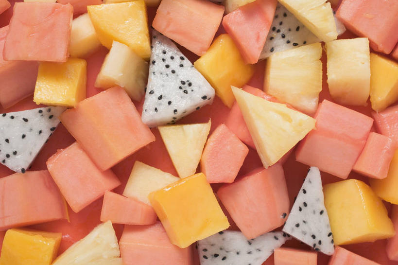 无人,横图,俯视,室内,特写,白天,水果,一堆,许多,堆叠,堆积,新鲜,哈密瓜,生食,沙拉,食品,果实,甜瓜,很多,色拉,沙律,水果沙拉,火龙果,食物,青龙果,有机食品,绿色食品,色拉酱,堆,千岛酱,网纹瓜,甘瓜,彩图,高角度拍摄