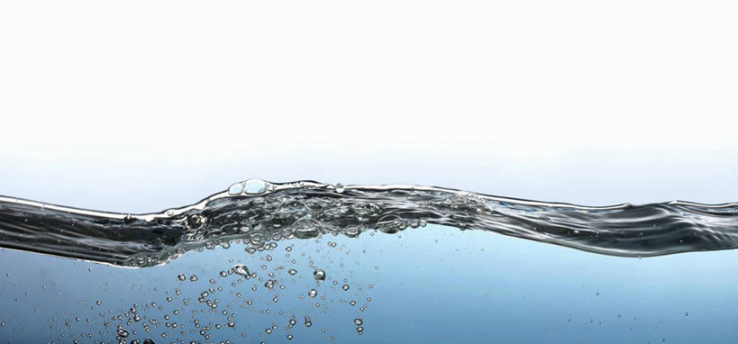 无人,横图,室内,特写,白天,白色背景,正面,水,餐桌,桌子,阴影,波纹,透明,反射,液体,影子,气泡,水滴,涟漪,漩涡,水泡,水珠,水纹,泡泡,波浪,摄影,影棚,餐台,圆弧,彩图,影棚拍摄,拍摄