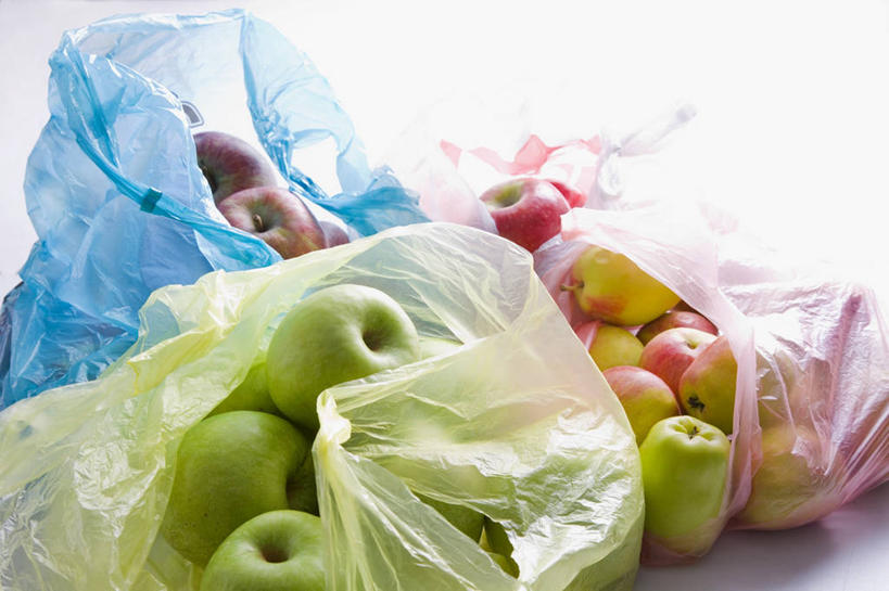 无人,横图,俯视,室内,特写,白天,白色背景,购物,消费,餐桌,桌子,苹果,袋子,水果,一堆,许多,阴影,堆叠,堆积,环保,朦胧,模糊,新鲜,反射,包装袋,影子,生食,食品,果实,购物袋,食物,环保袋,青苹果,金融,摄影,有机食品,绿色食品,影棚,能源,餐台,堆,回收,资源,购买,贸易,利用,低碳,循环,持续,彩图,高角度拍摄,影棚拍摄,拍摄