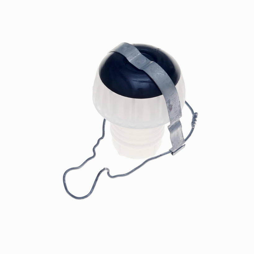 无人,方图,俯视,室内,特写,白天,白色背景,餐桌,桌子,静物,阴影,反射,影子,塑料,一个,塑料制品,瓶塞,摄影,影棚,单个,餐台,保存,密封,彩图,高角度拍摄,影棚拍摄,拍摄