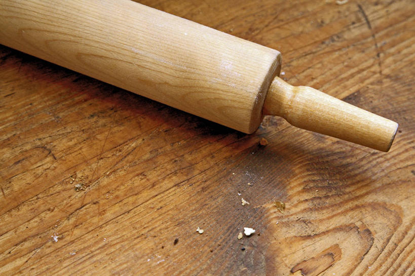 无人,横图,俯视,室内,特写,白天,烹饪,餐桌,桌子,静物,厨具,阴影,反射,木制,擀面杖,影子,一个,木制品,单个,餐台,烹饪用具,烹调用具,烹调,彩图,高角度拍摄
