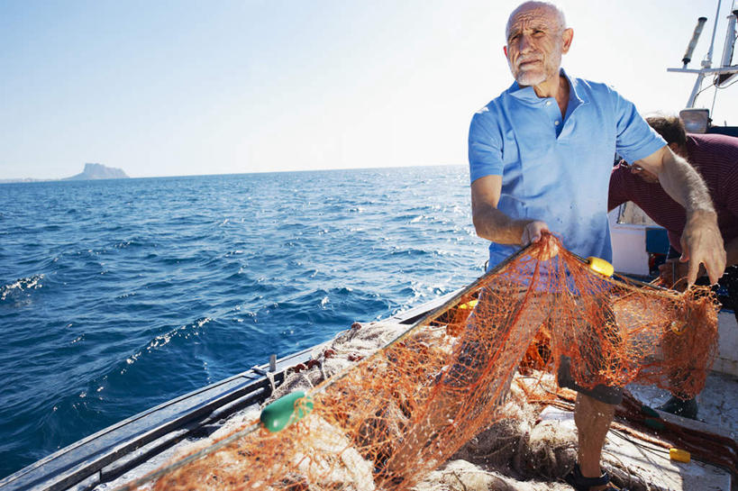 西方人,两个人,伙伴,朋友,渔夫,站,横图,室外,白天,正面,T恤衫,友谊,合作,团队,海浪,海洋,轮船,船,欧洲,欧洲人,一艘,握,阴影,波纹,服装,光线,影子,浪花,水平线,云,云朵,辽阔,海平线,涟漪,拿,T恤,云彩,拿着,注视,休闲装,捕鱼,衣服,蓝色,白云,蓝天,水纹,天空,阳光,海水,交通工具,波浪,天,观察,看,行驶,站着,休闲,广阔,休闲服,战略,握着,服饰,渔网,晴朗,观看,一望无际,渔具,察看,航行,打鱼,关注,抓捕,载具,捕捞,鱼网,海景,拉网,捕捞工具,水晕,联合,合谋,无边无际,一马平川,配合,协作,老年男性,男人,男性,中年男性,白种人,捕鱼人,打鱼人,大海,风浪,海,海水的波动,近岸浪,涌浪,晴空,站立,半身,彩图,水天相接,水天一线