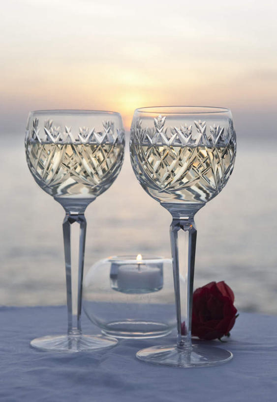 红酒,葡萄酒,无人,竖图,室外,特写,白天,正面,爱情,旅游,度假,幸福,纯洁,热情,海浪,海洋,美景,沙滩,玫瑰,杯子,蜡烛,德国,欧洲,阴影,盛开,光线,高脚杯,火焰,沙子,影子,烛光,海岸,景观,浪花,水平线,云,云朵,辽阔,玫瑰花,红酒杯,海平线,沙地,白葡萄酒,酒类,浪漫,燃烧,花蕾,云彩,娱乐,玻璃制品,酒,花,花瓣,花朵,鲜花,饮料,两个,一朵,红色,蓝色,白云,蓝天,天空,阳光,自然,海水,酒杯,天,花苞,花蕊,点燃,享受,休闲,广阔,温暖,温馨,景色,恩爱,放松,晴朗,一望无际,和睦,葡萄酒杯,西欧,自然风光,感动,海景,德意志联邦共和国,尊敬,巴伐利亚,巴伐利亚州,拜恩州,拜恩自由州,无边无际,一马平川,天真,刺玫花,徘徊花,玻璃杯,大海,风浪,海,海水的波动,海滩,近岸浪,涌浪,晴空,彩图,融洽,水天相接,水天一线