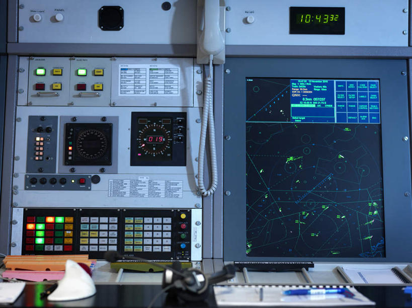 无人,办公室,横图,室内,白天,正面,通讯,雷达,笔,标志,数字,文字,字符,办公用品,指针,标识,文具,学习用品,通信,阿拉伯数字,文具用品,无线电,电子设备,记录板,仪表盘,记事板,控制室,传感器,彩图,电磁波