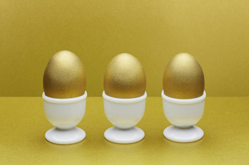 无人,横图,室内,特写,白天,正面,一排,阴影,黄色背景,整齐,反射,影子,蛋,鸡蛋,排列,三个,容器,金色,摄影,影棚,储藏,蛋杯,富贵,储存,队列,金蛋,忠诚,卵,富丽,名誉,荣华,盛蛋器,彩图,影棚拍摄,拍摄,金鸡蛋,贮存