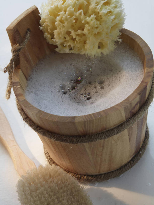 无人,竖图,俯视,室内,特写,白天,白色背景,阴影,反射,海绵,木桶,桶,影子,干净,一个,容器,刷子,清洁,享受,健康,放松,摄影,影棚,单个,储藏,卫生,沐浴刷,储存,清洁用具,洗浴用具,彩图,高角度拍摄,影棚拍摄,拍摄,浴用海绵,贮存