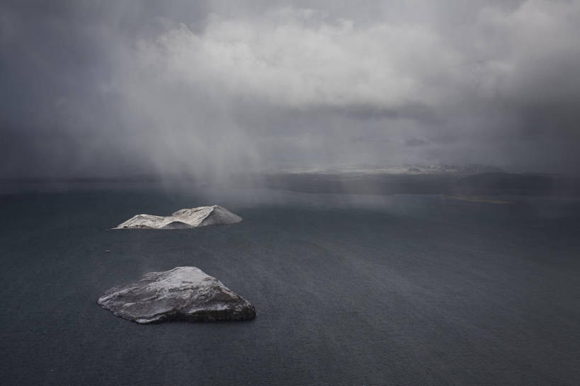 无人,公园,横图,室外,白天,正面,旅游,度假,岛屿,海浪,海洋,美景,雨,欧洲,冰岛,冰,岛,景观,浪花,乌云,云,阴天,云朵,云彩,娱乐,天空,自然,海水,浮冰,天,享受,休闲,景色,放松,寒冷,细雨,冰冷,国家公园,昏暗,阴沉,自然风光,北欧,海景,世界文化遗产,冰岛共和国,严寒,冰凉,酷寒,凛冽,凛凛,极冷,流冰,浮冰块,辛格韦德利,大海,风浪,海,海水的波动,近岸浪,列岛,群岛,涌浪,诸岛,小雨,彩图,丁威勒国家公园,平位利尔国家公园