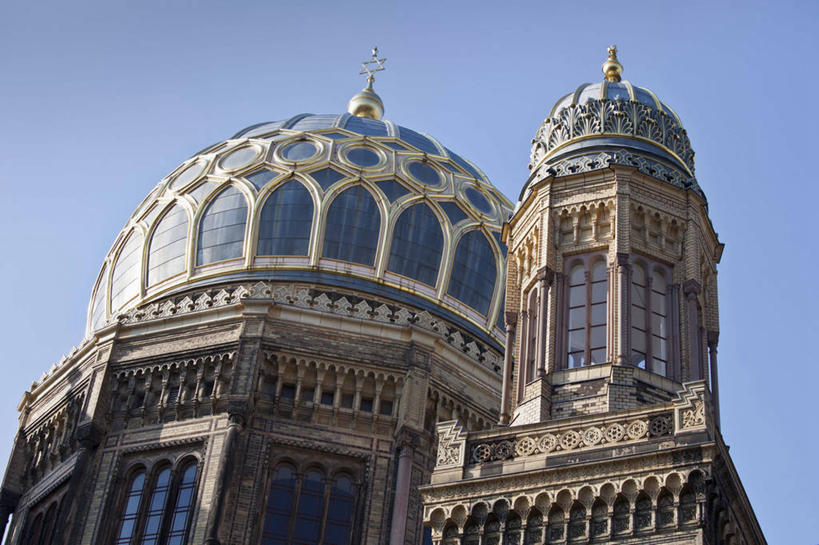 无人,教堂,横图,室外,白天,仰视,旅游,度假,标志建筑,地标,建筑,德国,欧洲,阴影,节日,光线,影子,首都,文化,娱乐,建设,柏林,柏林大教堂,蓝色,蓝天,天空,阳光,天,祈祷,享受,休闲,健康,旅游胜地,放松,许愿,宗教,信仰,晴朗,纪念,祈求,基督教,西欧,天主教,信念,万里无云,德意志联邦共和国,柏林州,柏林博物馆岛,博物馆岛,菩提树大街,平安,晴空,晴空万里,彩图,低角度拍摄,大教堂,礼拜堂