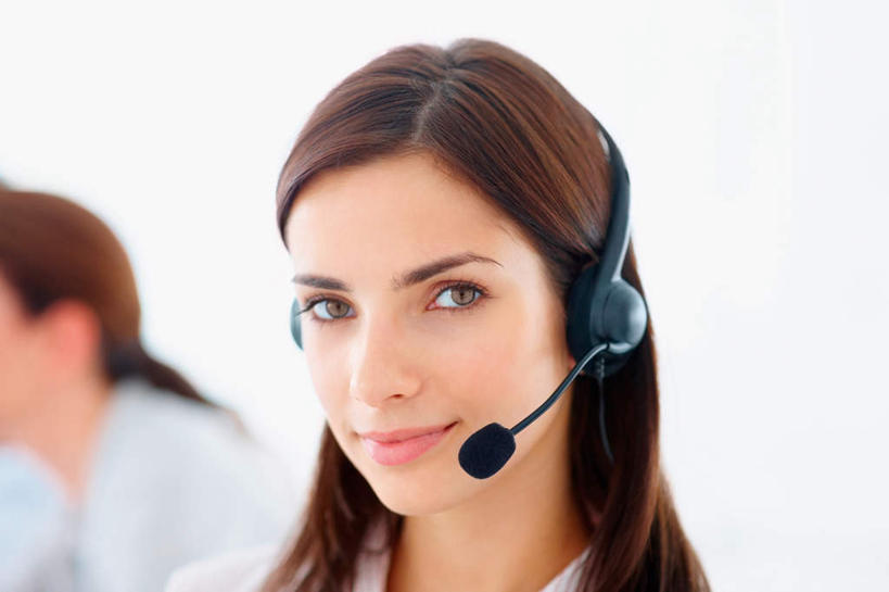 西方人,脸,头,脸颊,两个人,伙伴,朋友,商务人士,商务女性,坐,笑,微笑,横图,室内,特写,白天,正面,快乐,满意,友谊,幸福,合作,团队,欧洲,欧洲人,阴影,套装,朦胧,模糊,反射,影子,墙,音响,音乐,注视,娱乐,肩膀,墙壁,墙面,白色,耳机,观察,看,享受,休闲,放松,战略,观看,察看,舒适,享乐,关注,商务装,工薪阶层,联合,合谋,配合,协作,年轻女性,女人,女性,白种人,头部,脸部,脸蛋,面部,白领,上班族,坐着,半身,彩图