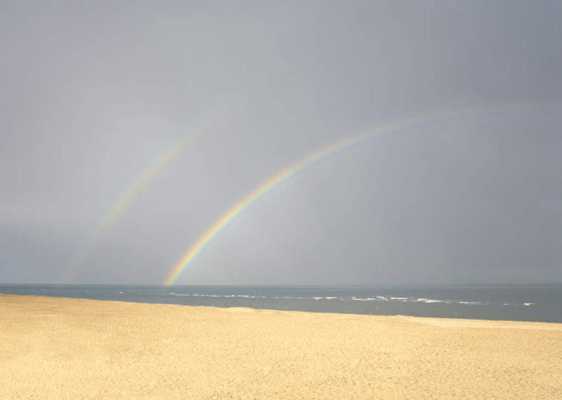 无人,横图,室外,白天,正面,旅游,度假,彩虹,海浪,海洋,美景,沙滩,英国,欧洲,阴影,光线,沙子,影子,海岸,景观,浪花,水平线,云,云朵,辽阔,海平线,沙地,云彩,娱乐,英格兰,蓝色,白云,蓝天,天空,阳光,自然,海水,天,享受,休闲,广阔,景色,放松,晴朗,一望无际,西欧,自然风光,大不列颠,海景,大不列颠及北爱尔兰联合王国,大不列颠联合王国,日不落英帝国,无边无际,一马平川,英吉利,萨福克,萨福克郡,大海,风浪,海,海水的波动,海滩,近岸浪,涌浪,虹,虹桥,七彩虹,晴空,天虹,彩图,水天相接,水天一线