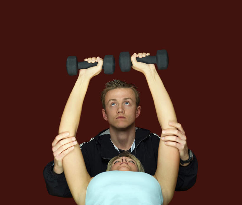 西方人,两个人,站,躺,举,横图,室内,白天,正面,运动服,锻炼,运动,哑铃,欧洲,欧洲人,红色背景,服装,注视,娱乐,运动器械,衣服,扶,观察,看,托,站着,教练,享受,休闲,健身器械,放松,摄影,服饰,影棚,观看,察看,扶着,衣着,穿着,关注,健身器材,室内运动,衣饰,卧着,男人,男性,年轻女性,女人,女性,中年男性,白种人,举起,举手,举着,躺着,卧,向上举,向上伸,向上托,站立,半身,彩图,影棚拍摄,健身,拍摄,运动器材,运动装