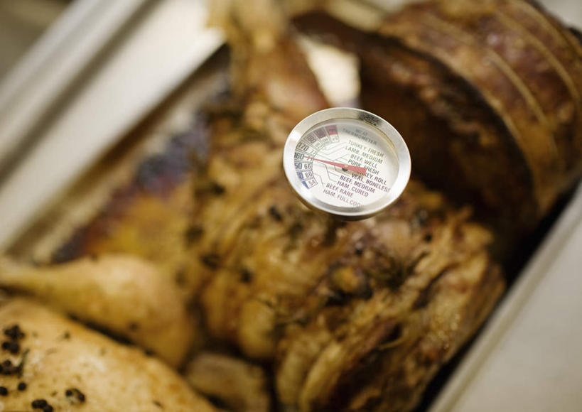 无人,横图,俯视,室内,特写,白天,厨房,朦胧,模糊,标志,数字,温度计,文字,字符,肉,标识,肉类,阿拉伯数字,肉食,彩图,高角度拍摄,灶间