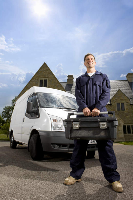 西方人,一个人,机修工,家,站,竖图,室外,白天,仰视,工作服,制服,汽车,欧洲,欧洲人,仅一个男性,仅一个人,仅一个中年男性,一辆,握,阴影,光线,影子,房屋,屋子,云,云朵,面包车,拿,云彩,拎,拿着,注视,楼房,住宅,车,工人,蓝色,白云,蓝天,天空,阳光,容器,箱子,交通工具,天,观察,看,站着,工具箱,握着,晴朗,观看,储藏,察看,储存,关注,载具,工作制服,男人,男性,中年男性,白种人,机械师,机修工人,晴空,站立,彩图,低角度拍摄,全身,工作套服,房子,贮存,拎着