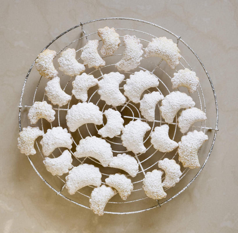 点心,无人,横图,俯视,室内,特写,白天,白色背景,许多,阴影,反射,影子,月牙,食品,曲奇,很多,食物,饼干,零食,摄影,影棚,曲奇饼,曲奇饼干,月芽,新月,彩图,高角度拍摄,影棚拍摄,拍摄