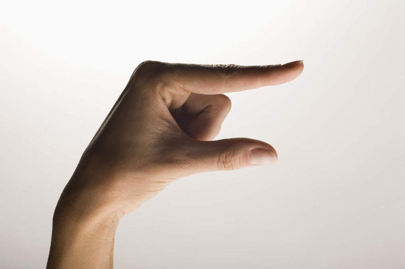 西方人,手,一个人,横图,室内,特写,白天,侧面,欧洲,欧洲人,仅一个年轻女性,仅一个女性,仅一个人,测量,手势,手部,竖,摄影,影棚,翘,单手,食指,尺寸,丈量,数量,年轻女性,女人,女性,白种人,大拇指,半身,彩图,影棚拍摄,拍摄