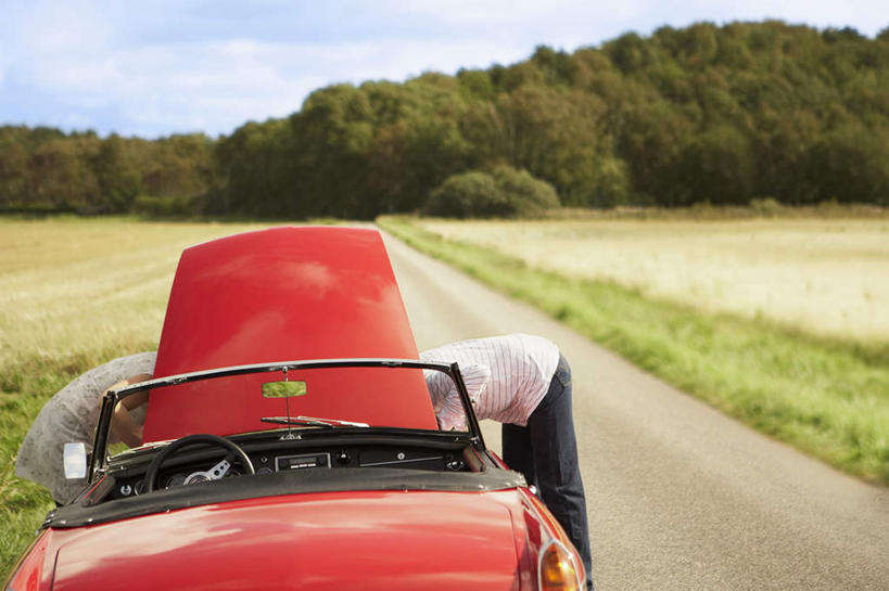 西方人,中年人,两个人,家庭,夫妻,站,横图,室外,白天,侧面,爱情,草地,草坪,植物,道路,路,汽车,欧洲,欧洲人,一辆,停靠,弯腰,阴影,服装,光线,影子,云,云朵,小路,交通,跑车,浪漫,云彩,休闲装,车,草,树,树木,衣服,红色,蓝色,绿色,白云,蓝天,天空,阳光,自然,交通工具,天,站着,休闲,温暖,温馨,一家人,休闲服,恩爱,恋人,服饰,生长,晴朗,成长,修理,和睦,载具,抛锚,敞篷跑车,弯身,男人,男性,女人,女性,中年男性,中年女性,白种人,夫妇,情侣,晴空,站立,半身,彩图,伴侣,融洽