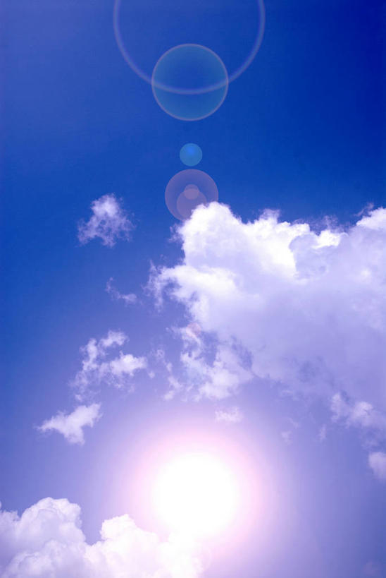 无人,竖图,室外,特写,白天,仰视,光晕,美景,太阳,光线,圆形,景观,云,云朵,云彩,蓝色,白云,蓝天,天空,阳光,自然,天,景色,晴朗,气象,环形,自然风光,日晕,太阳光晕,晴空,彩图,低角度拍摄
