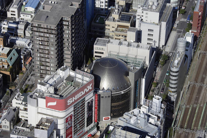 无人,家,高楼大厦,横图,俯视,航拍,室外,白天,度假,美景,城市风光,城市,大厦,建筑,路,摩天大楼,铁路,东京,日本,亚洲,阴影,光线,信息,影子,房屋,屋子,景观,轨道,交通,铁轨,娱乐,楼房,布告,布告栏,住宅,阳光,享受,休闲,景色,放松,运输,通知,公告,传播,鸟瞰,消息,东亚,本州,关东地方,本州岛,日本国,东京都,涩谷区,公布栏,原宿,彩图,高角度拍摄,房子,大楼,高层建筑,高楼,摩天楼