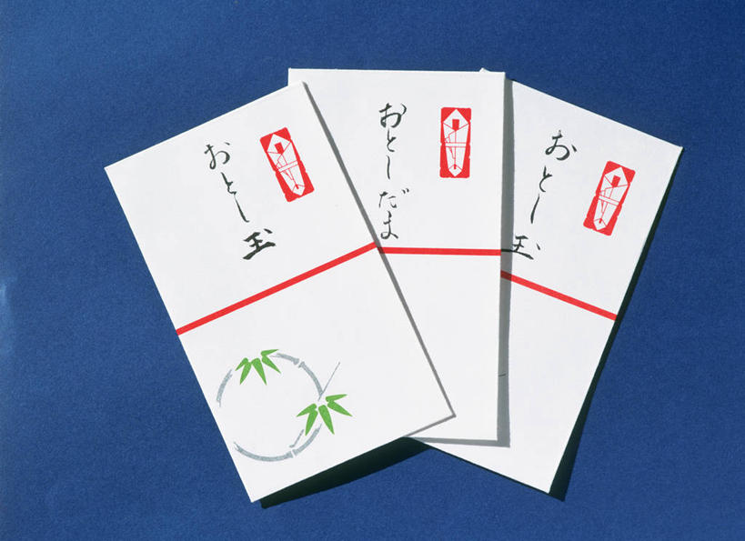 无人,横图,室内,特写,白天,正面,静物,蓝色背景,节日,庆祝,日文,标志,文字,信封,字符,贺卡,祝福,文化,标识,三个,卡片,庆典,摄影,影棚,纪念,礼仪,祝愿,日语,彩图,影棚拍摄,拍摄,日本新年