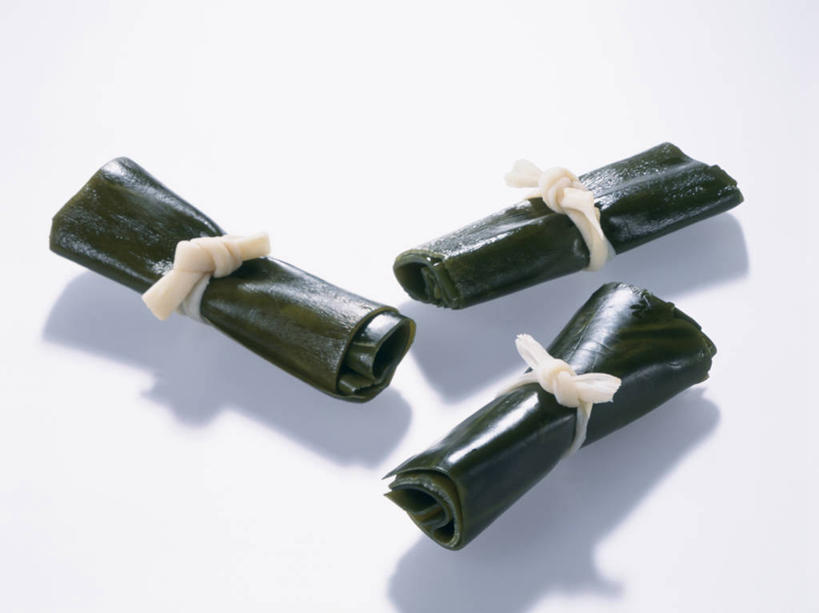 无人,横图,俯视,室内,特写,白天,白色背景,蔬菜,阴影,新鲜,反射,影子,海苔,食品,紫菜,食物,三个,绳子,摄影,有机食品,绿色食品,影棚,捆绑,绳索,绑缚,彩图,高角度拍摄,影棚拍摄,拍摄,条斑紫菜