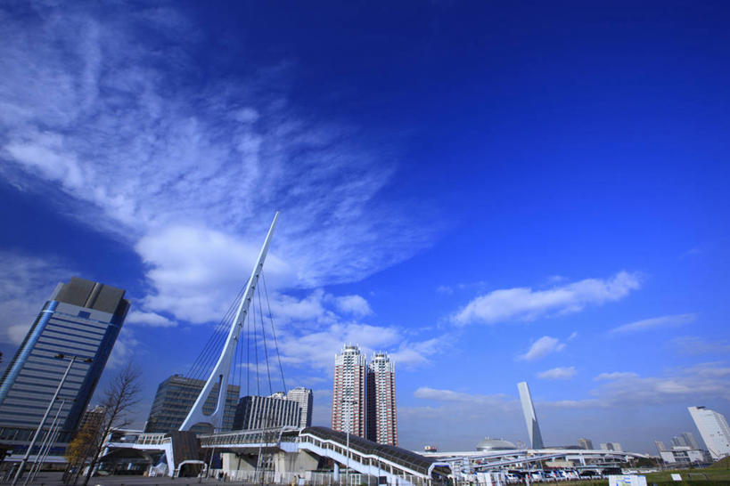 无人,高楼大厦,横图,室外,白天,仰视,度假,美景,城市风光,标志建筑,城市,大厦,地标,建筑,摩天大楼,车站,东京,日本,亚洲,阴影,光线,影子,景观,云,云朵,建筑群,站台,江东区,云彩,娱乐,建设,月台,蓝色,白云,蓝天,天空,阳光,天,享受,休闲,景色,放松,晴朗,东亚,廊桥,本州,关东地方,本州岛,日本国,东京都,蜈蚣桥,虹桥,晴空,彩图,低角度拍摄,大楼,高层建筑,高楼,摩天楼,东京电讯港站