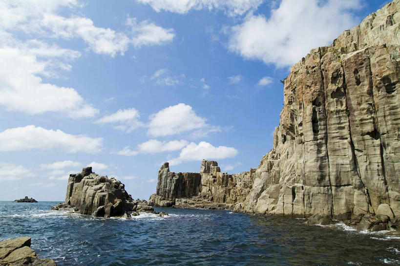 无人,横图,室外,白天,正面,旅游,度假,海浪,海洋,石头,美景,日本,亚洲,阴影,光线,石子,影子,景观,浪花,云,云朵,云彩,娱乐,蓝色,白云,蓝天,天空,阳光,自然,海水,天,享受,休闲,景色,放松,晴朗,自然风光,海景,东亚,本州,本州岛,日本国,中部地方,福井,福井县,东寻坊,大海,风浪,海,海水的波动,近岸浪,石块,岩石,涌浪,晴空,彩图,坂井市