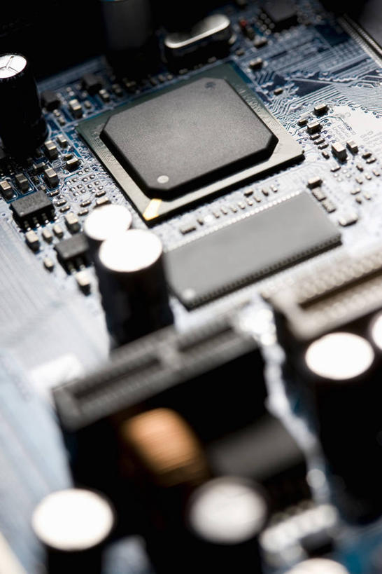 心脏,无人,竖图,俯视,室内,特写,白天,静物,阴影,朦胧,模糊,反射,纹路,纹理,影子,庞大,芯片,复杂,中央处理器,运算,核心,处理器,肌理,繁杂,计算机,彩图,高角度拍摄