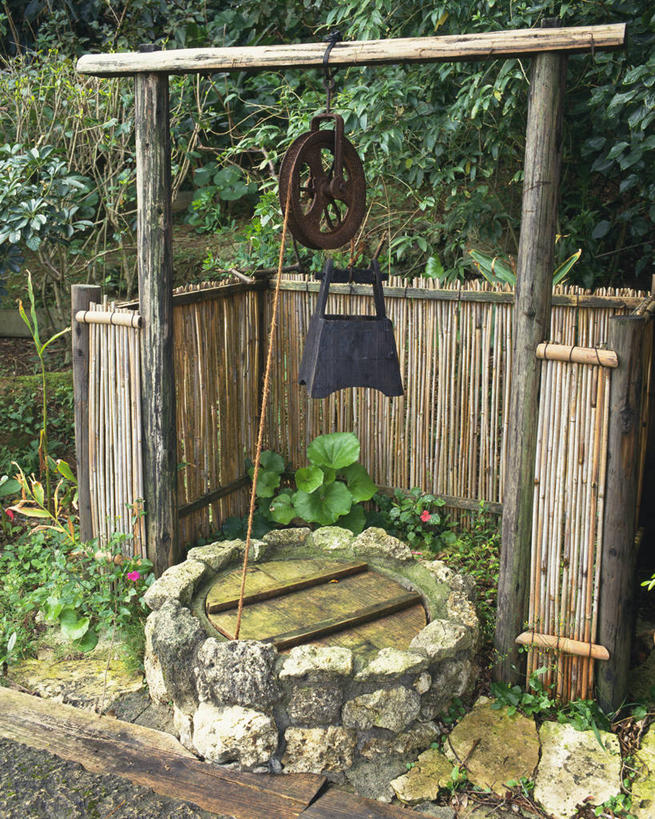 无人,竖图,室外,白天,正面,旅游,度假,灌溉,美景,树林,植物,日本,亚洲,水井,景观,生活,娱乐,冲绳,树,树木,绿色,自然,享受,休闲,景色,放松,储蓄,井,生长,成长,冲绳县,浇灌,储存,自然风光,东亚,琉球群岛,日本国,九州地方,储备,蕴藏,贮备,彩图,贮存